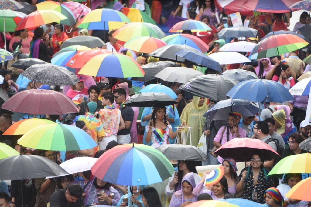 VIDEO: Marcha LGBT exige a Bukele respetar sus&nbsp;derechos