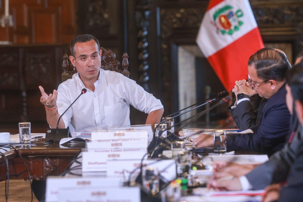 VIDEO: Presidente de Perú en problemas por reunión con empresario&nbsp;chino