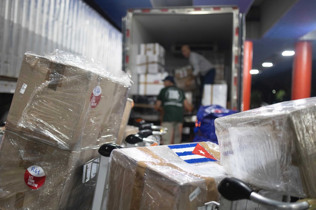VIDEO: Entregan ayuda en&nbsp;Cuba