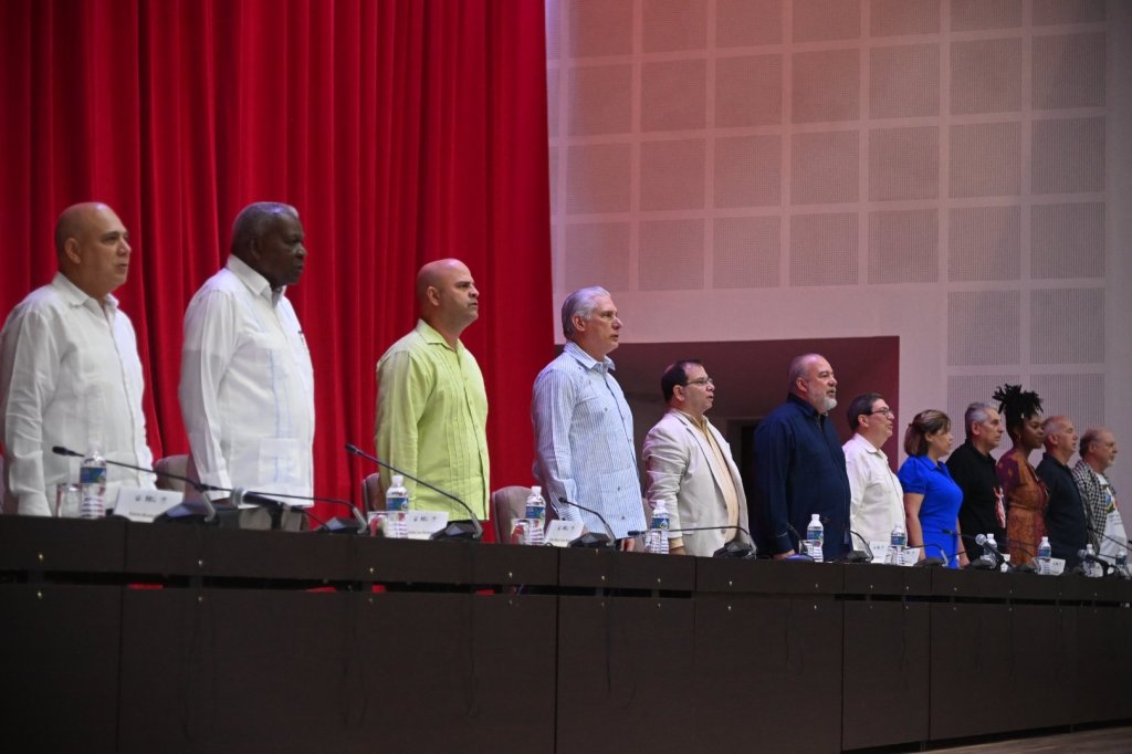 Estados Unidos sigue asfixiando a Cuba que advierte sobre un «baño de&nbsp;sangre»