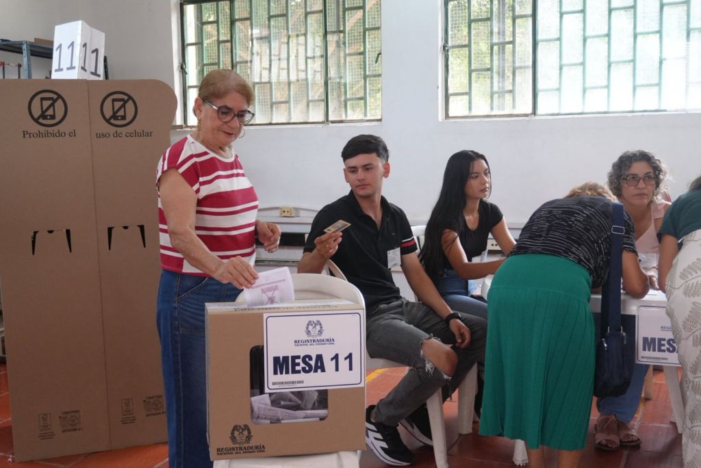 VIDEO: Así fue la primera vuelta en Colombia